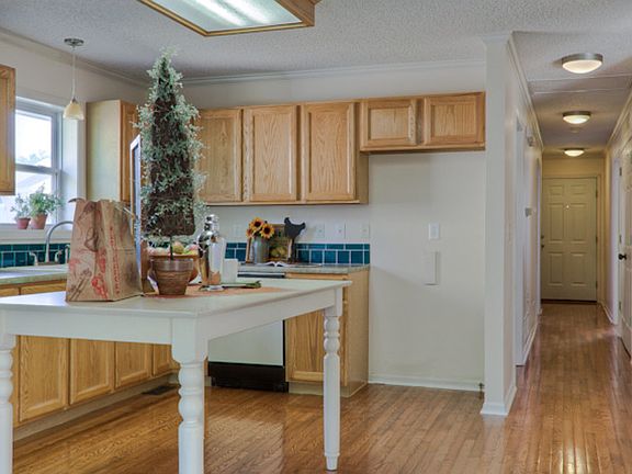 3rd image of 2226 S 29th St
