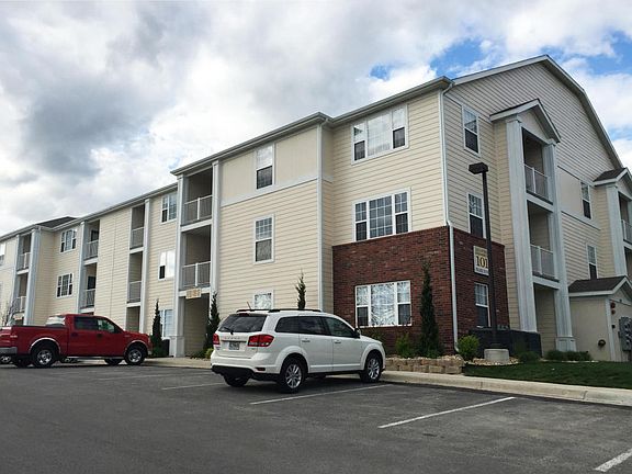 2nd image of 101 Prairie Dunes Dr