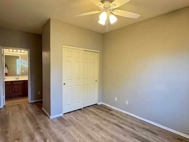 1376 E Mia Ln — Photo 17