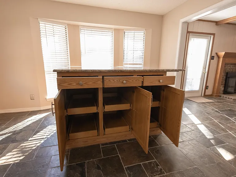 1206 Marigold Ln — Photo 25