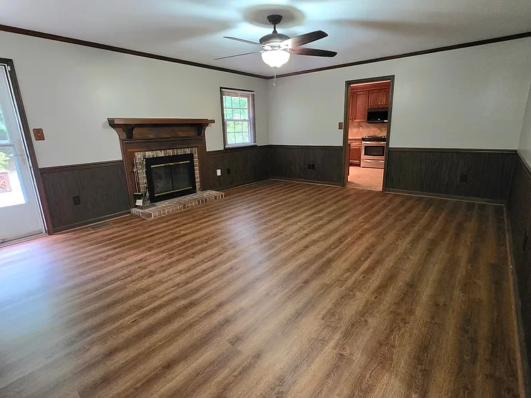 409 Rosewood Ln — Photo 14