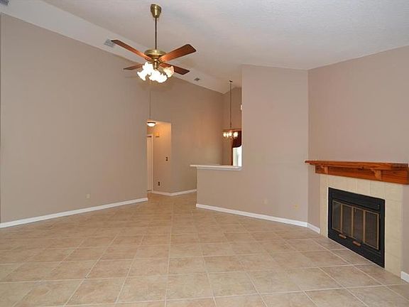 5th image of 782 Glenwood Dr
