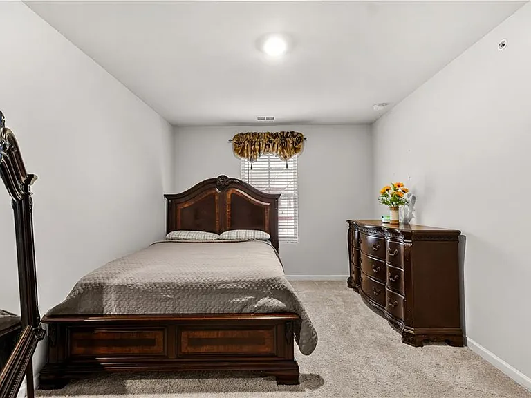 11649 Mendenhall Ct — Photo 18
