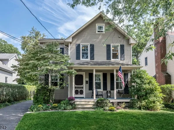 226 Paterson Ave, Midland Park Boro, NJ 07432