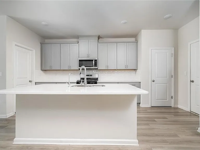 1030 Sunny Lake Dr — Photo 11