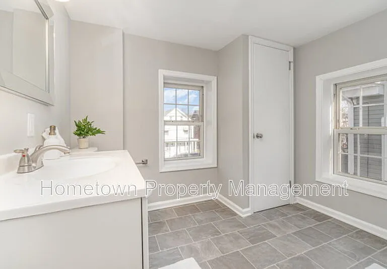 28 W Main St — Photo 12