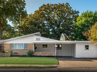2622 10th St, Irving, TX 75060