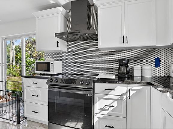 4th image of 681 NW 21st St