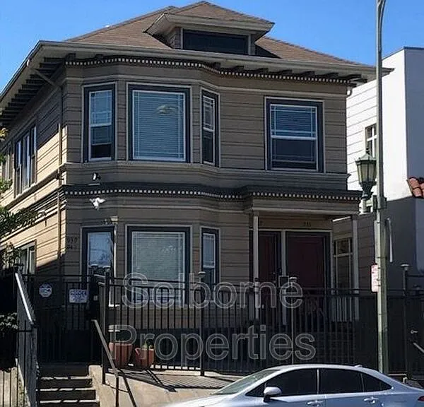 939 International Blvd — Photo 1
