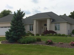 3417 Embassy Dr, Springfield, IL 62711