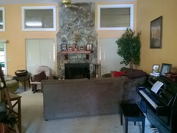 2nd image of 8 Sun Air Blvd E