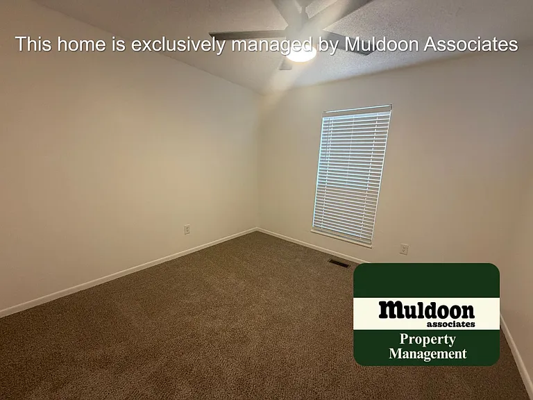 2958 Roche Dr N — Photo 15