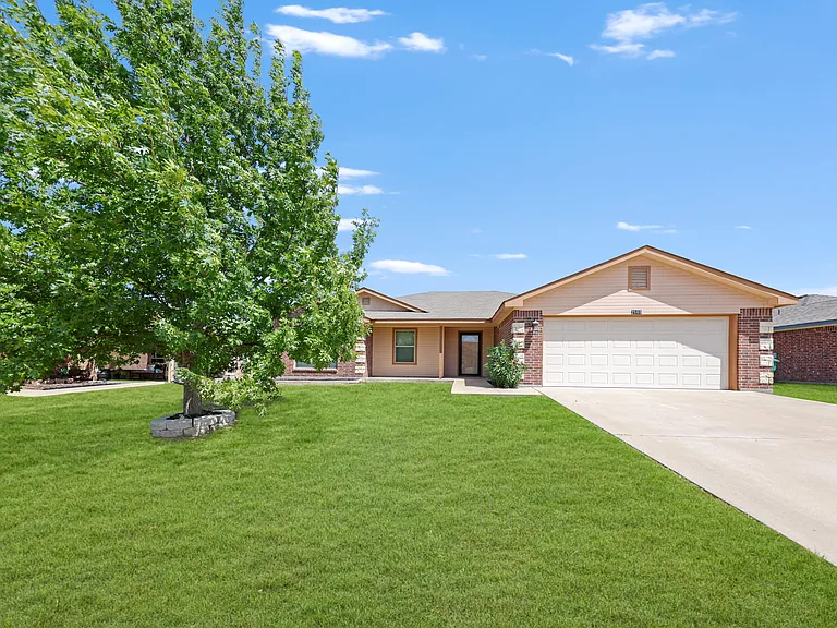 2103 Jefferson Ct S — Photo 1