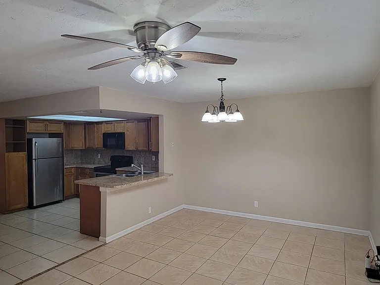 7104 NW 80th Ave — Photo 7