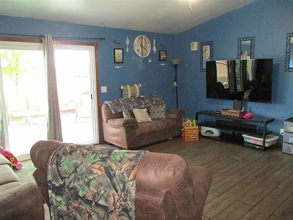 3rd image of 430 E County Road A