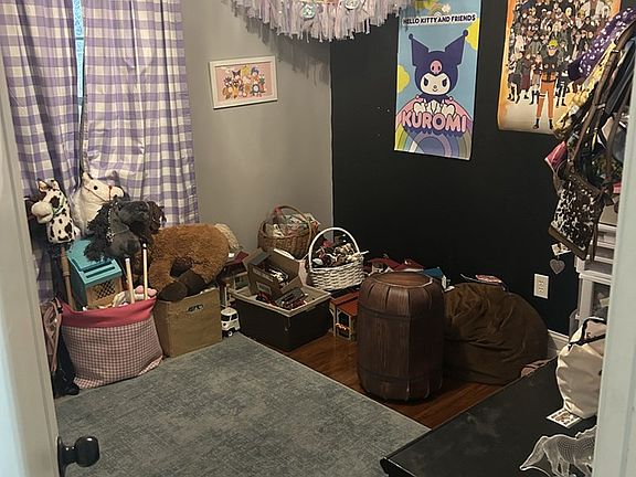 4th image of 228 Terry Dr