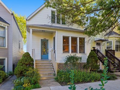 3725 N Richmond St, Chicago, IL, 60618