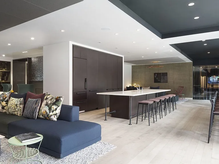 Building's Lounge