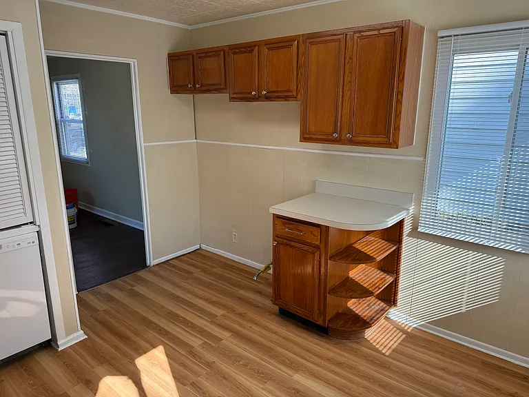 28585 Maplewood St — Photo 7