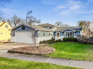 225 N Warwick Ave, Westmont, IL