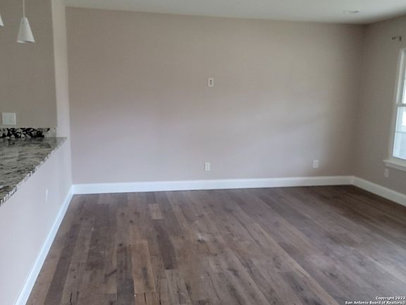5th image of 8007 ROBIN HILL DR