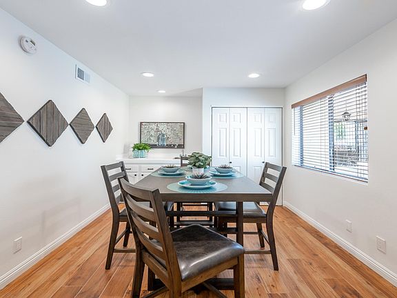 5th image of 21620 Burbank Blvd Unit 7