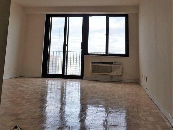 3rd image of 1590 Anderson Ave APT 22D
