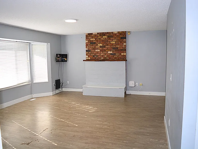 9402 Prince Charles Blvd — Photo 4
