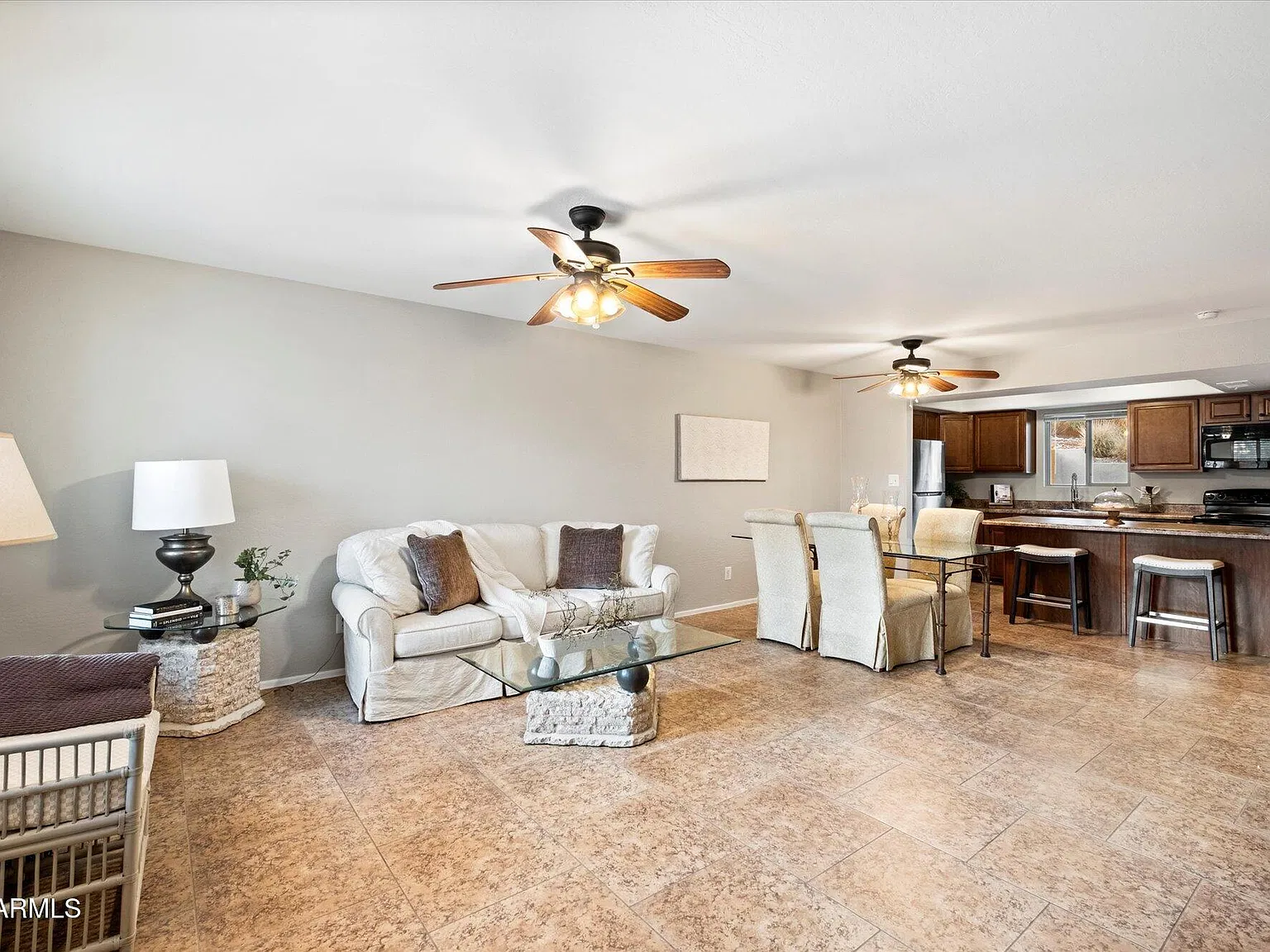 3 bed, 2.0 bath, 1393 sqft, $2,250 — Photo 3