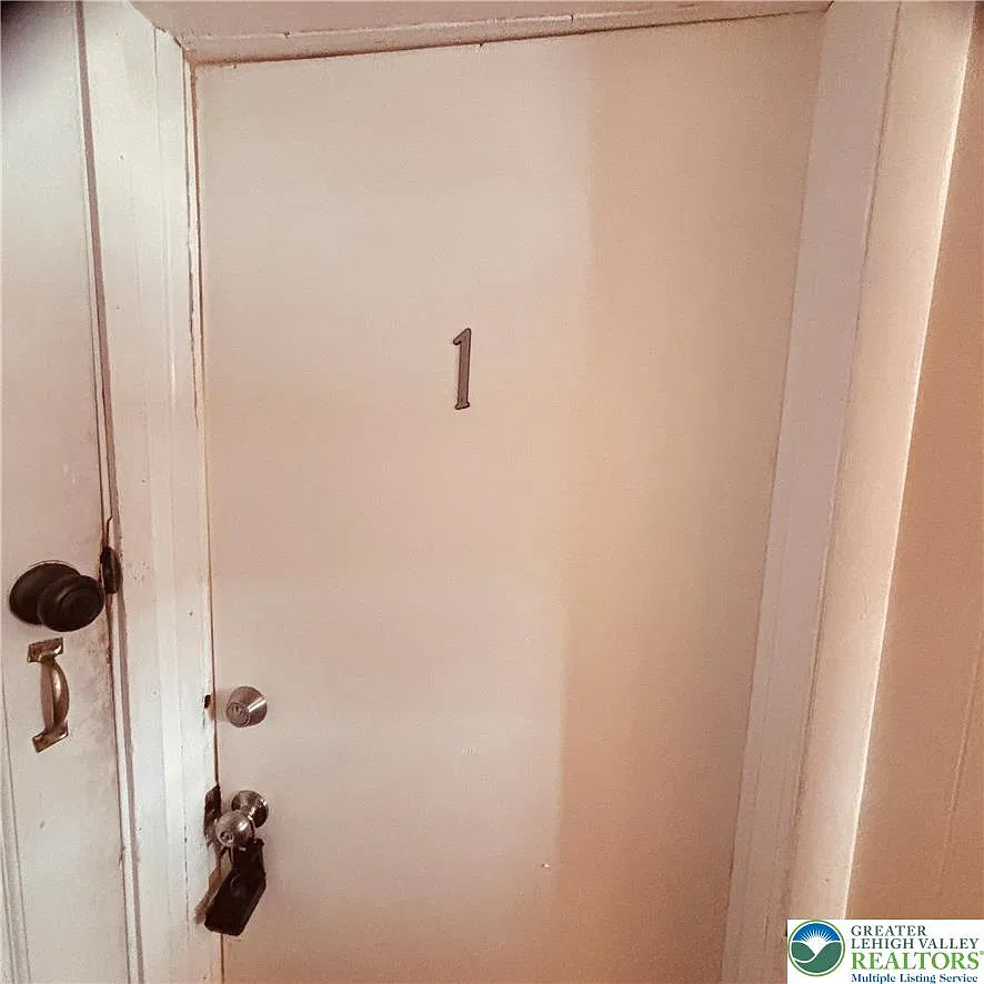 1 bed, 1.0 bath, 650 sqft, $1,250 — Photo 2