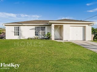 2802 39th St SW, Lehigh Acres, FL 33976