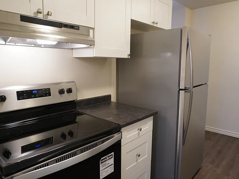 340 Willowdale Cres — Photo 7