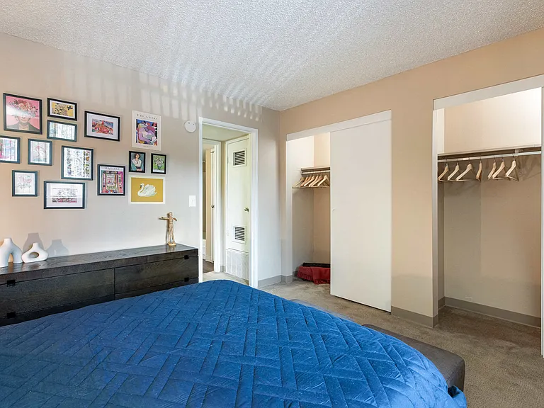 Wentworth Apartments — Photo 7