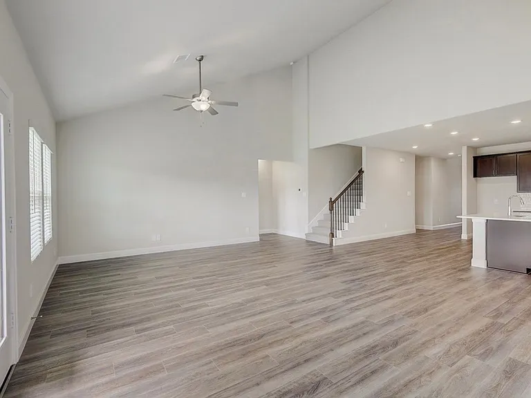 410 Stagg St — Photo 8