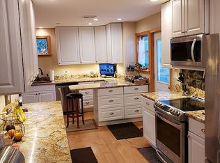 919 Peekskill Hollow Rd, Putnam Valley, NY 10579