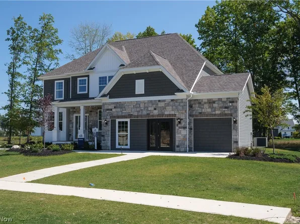 527 Port Side Dr, Avon Lake, OH 44012