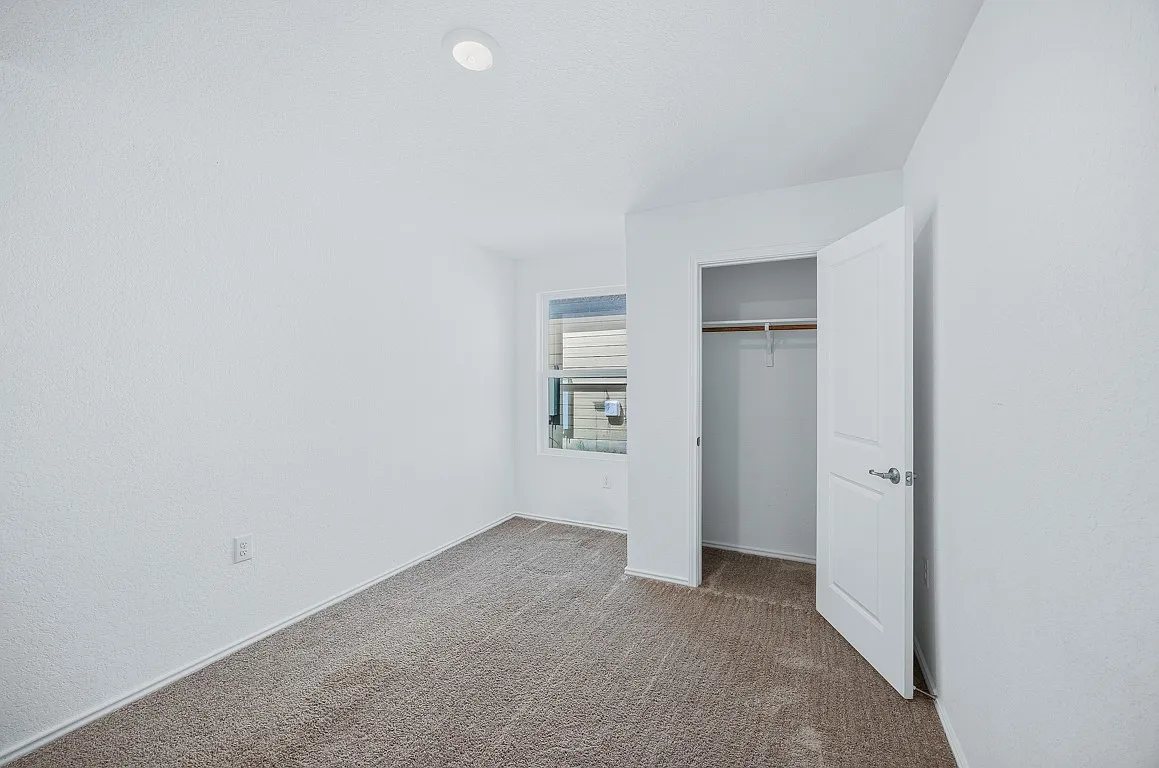 4 bed, 1627 sqft, $1,700 — Photo 2