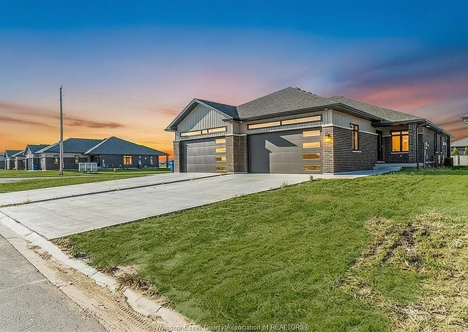 1st image of 38 Bordeaux Pl