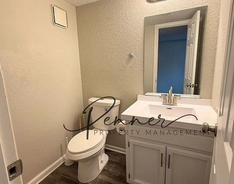 3 bed, 1.5 bath, 1160 sqft, $1,595 — Photo 4