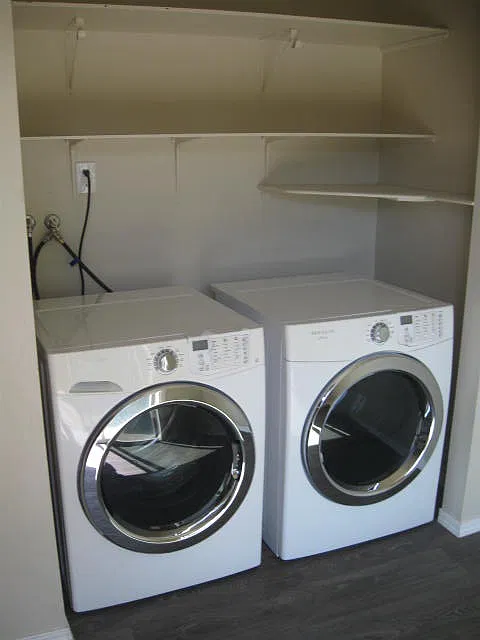 3 bed, 1020 sqft, $1,900 — Photo 4