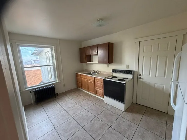 210 N Liberty St — Photo 5