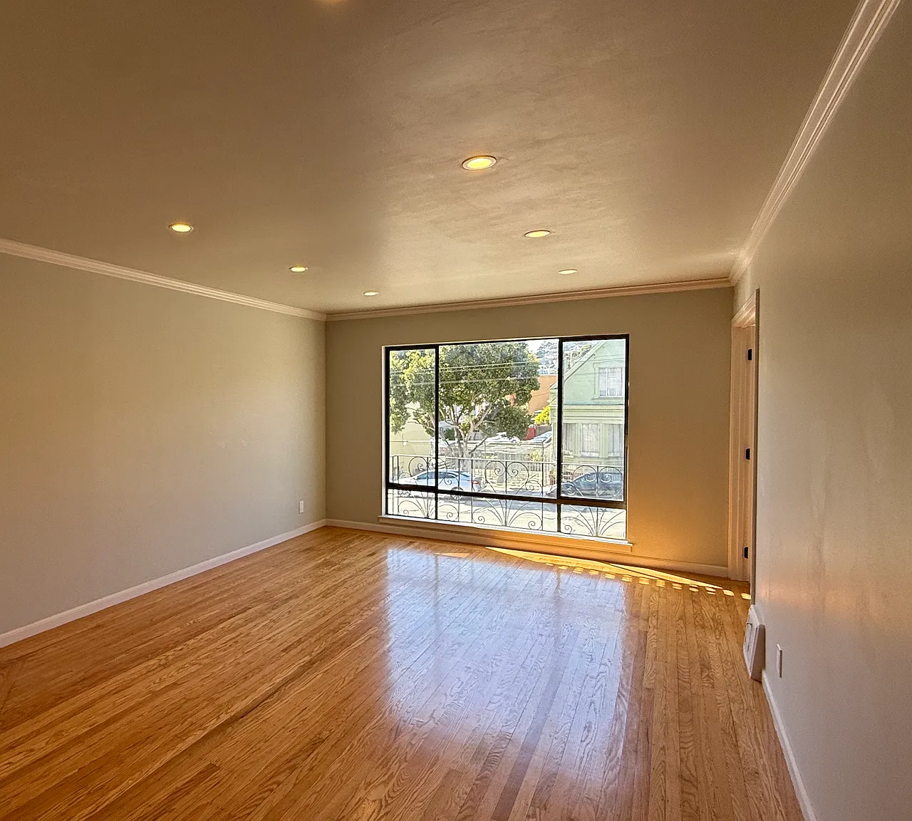 2 bed, 1100 sqft, $4,780 — Photo 1