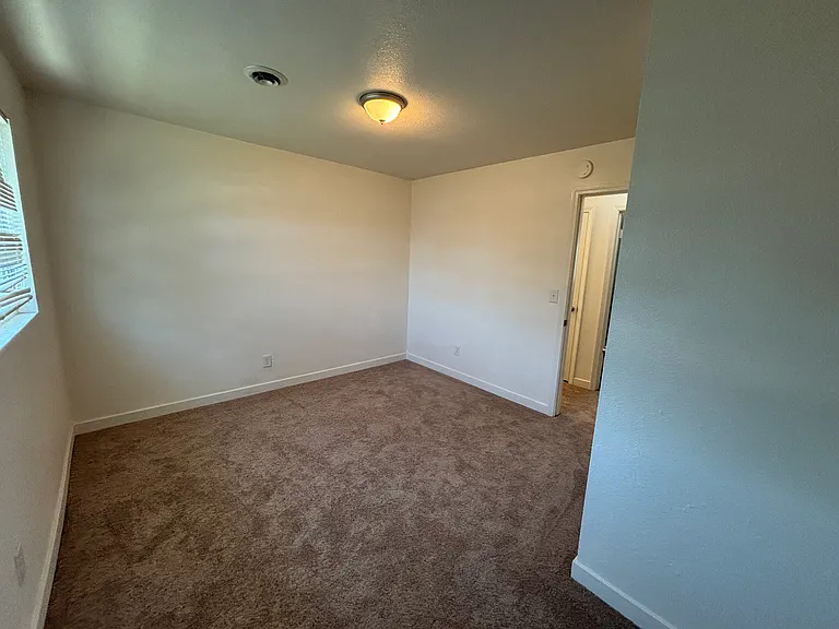 1335 Hobart Dr — Photo 13