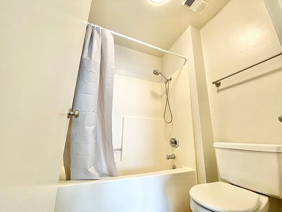 4th image of 5711 Camellia Ave APT 110