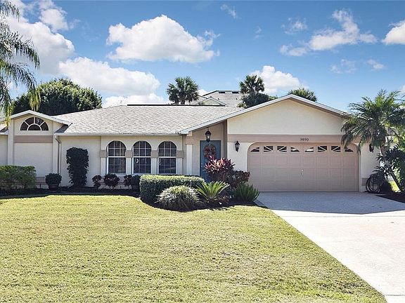 2nd image of 9890 Country Oaks Dr