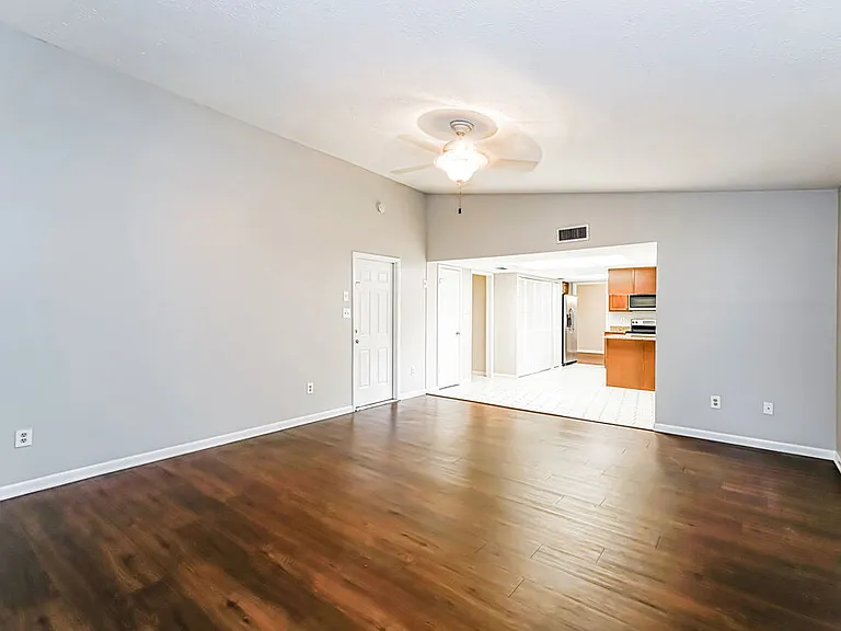 15715 Country Lake Dr — Photo 9