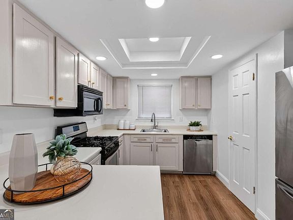 4th image of 2000 Stratford Pl SE