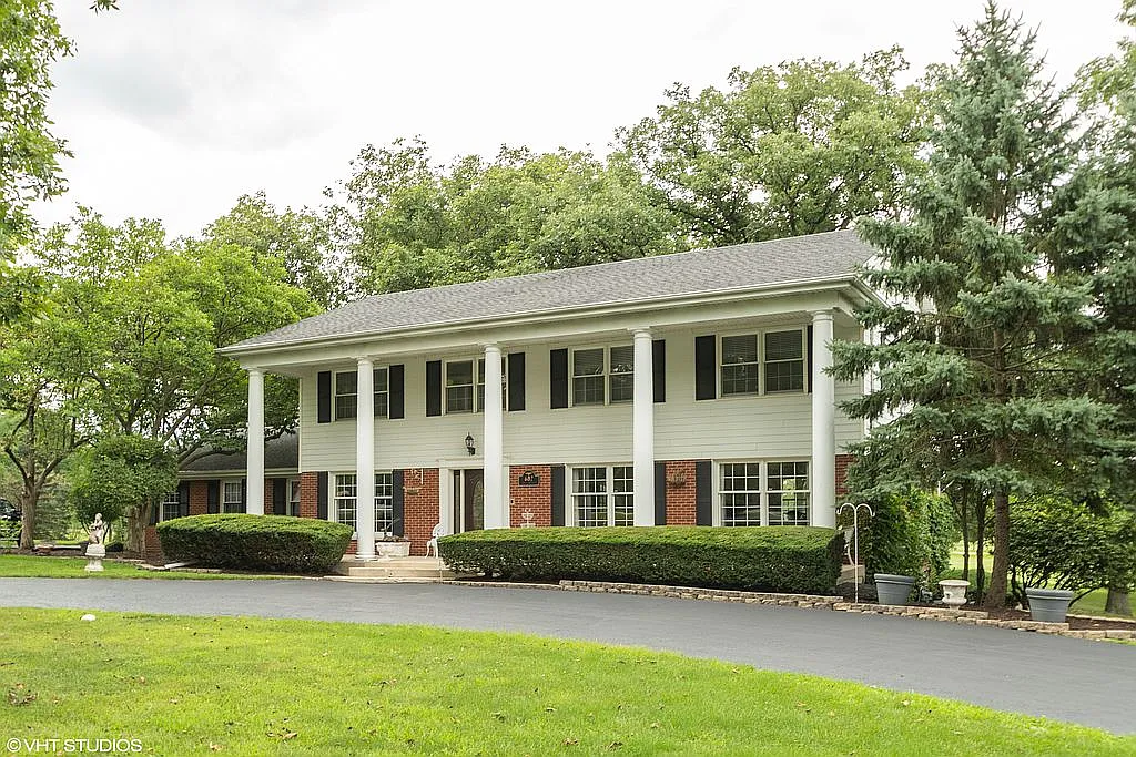 682 Golf Club Ln photo 1