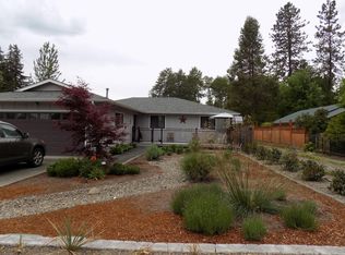 42 SW Eastern Ave, Grants Pass, OR 97526