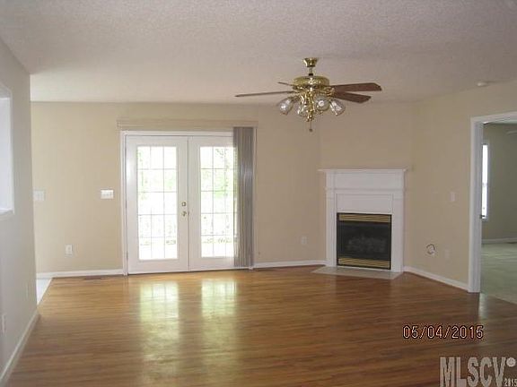 4th image of 92 Freshfield Dr